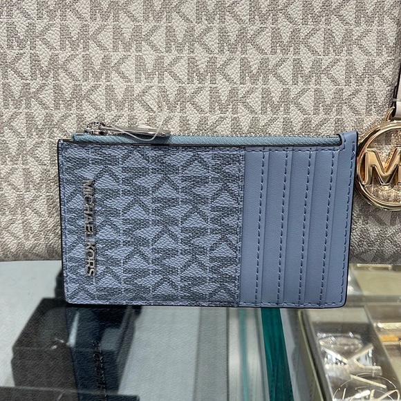 Michael Kors Jet Set Travel Medium Top Zip Card Case Wallet

Pale Blue 
NWT - Picture 14 of 16